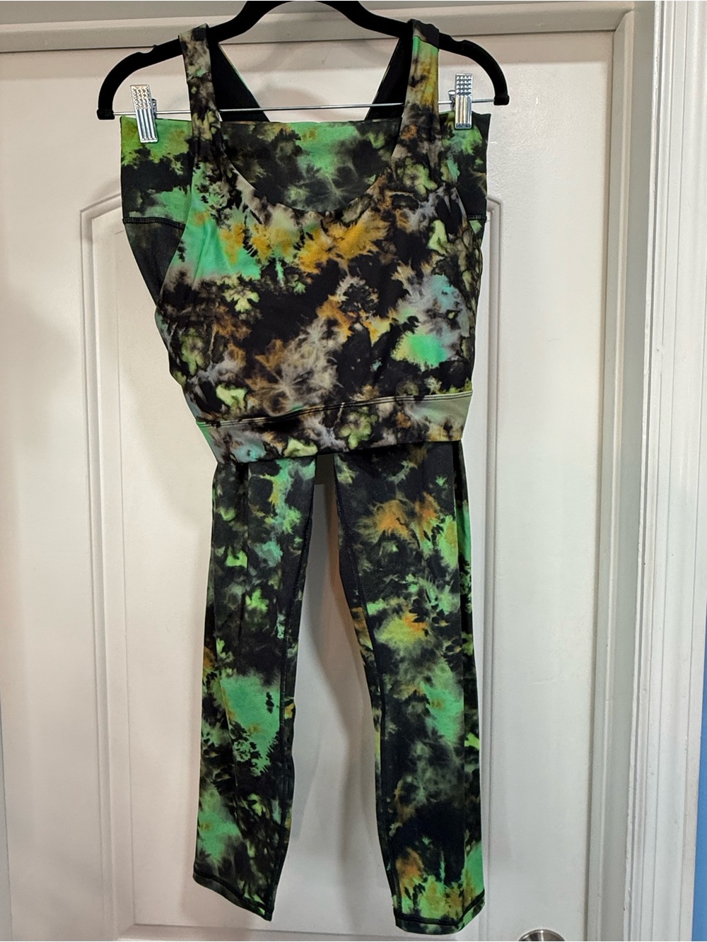 Tie-Dye Black & Green Fabletics Powerhold set